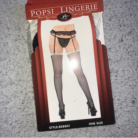 Yandy Accessories - 🪞 NEW sexy lace trim stockings and garter set of 3